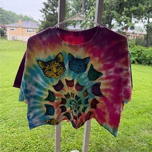 Tie-Dye Cat Graphic T-Shirt